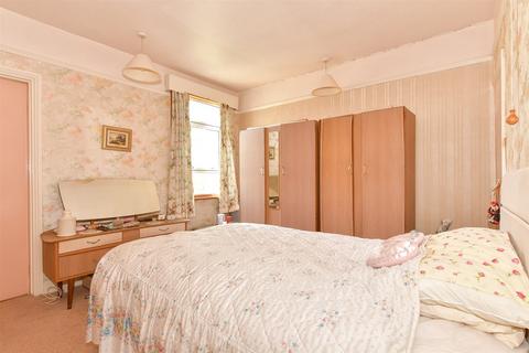 2 bedroom end of terrace house for sale, Langdon Road, Rochester, Kent