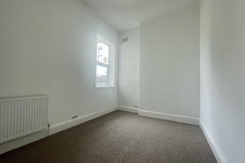 2 bedroom ground floor flat to rent, Southport PR8