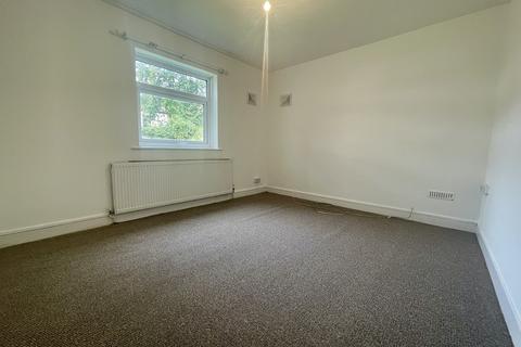 2 bedroom ground floor flat to rent, Southport PR8