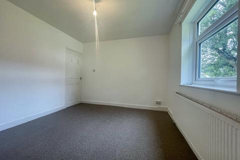 2 bedroom ground floor flat to rent, Southport PR8