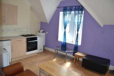 2 bedroom flat to rent, Claude Road, Cardiff