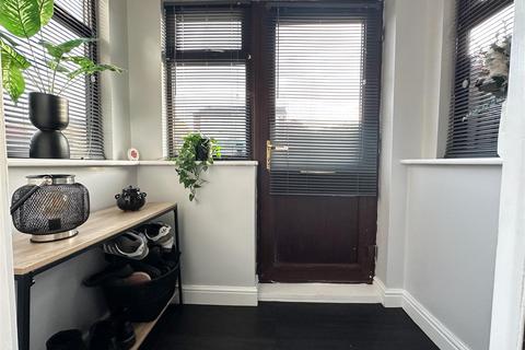 3 Lytton Drive, Sheffield, S5 8AZ