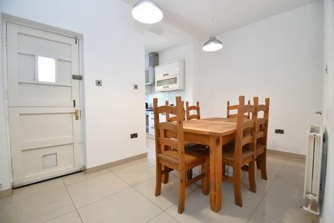 72 Stapleton Street, Salford, M6 7WG