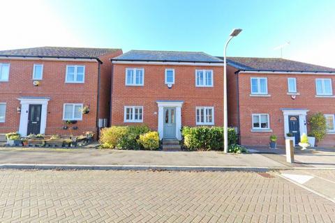 4 bedroom detached house for sale, Sika Gardens, Three Mile Cross, Reading, RG7 1WF