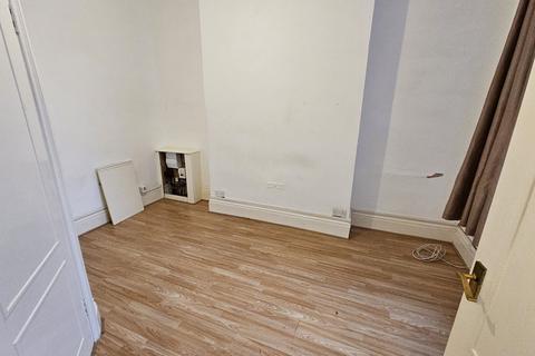 1 bedroom flat to rent, Queens Road, Bournemouth BH2