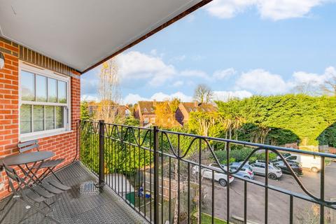 2 bedroom apartment for sale, St. Martins Road, Knebworth, Hertfordshire, SG3