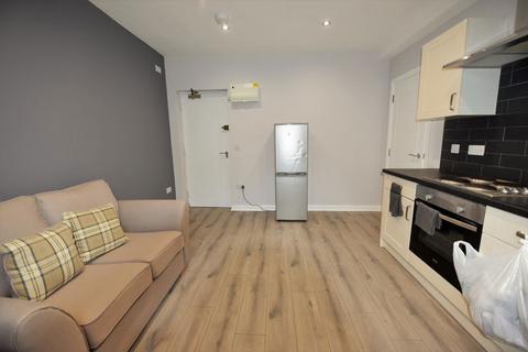 1 bedroom apartment to rent, Midland Road