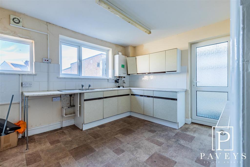 First floor flats x 2