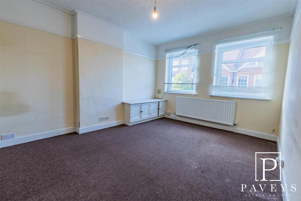 First floor flats x 2