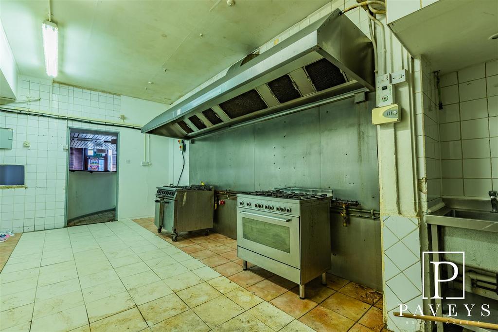 Commercial kitchen