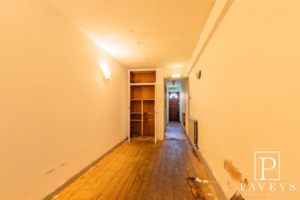 First floor flats x 2