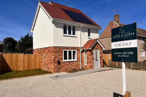 3 bedroom detached house for sale, Bayfield, Painters Forstal, ME13