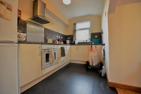 2 bedroom flat to rent, Low Close Dwellings