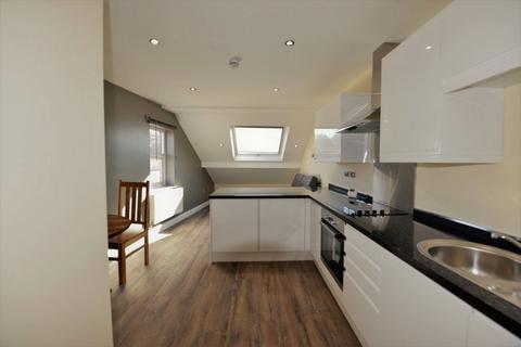 2 bedroom flat to rent, 16 Woodsley Road Flat 6