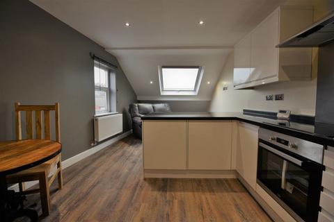 2 bedroom flat to rent, 16 Woodsley Road Flat 6