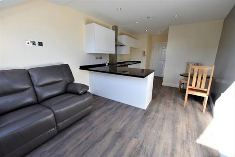 2 bedroom flat to rent, 16 Woodsley Road Flat 6