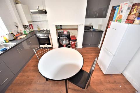 3 bedroom house to rent, Chiswick Terrace