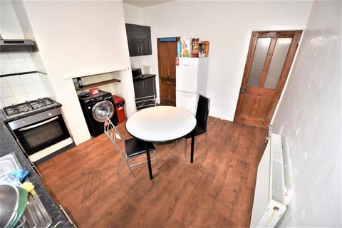 3 bedroom house to rent, Chiswick Terrace