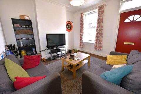 3 bedroom house to rent, Chiswick Terrace