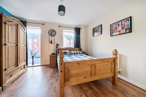 3 bedroom end of terrace house for sale, Harrow Close, Bedford