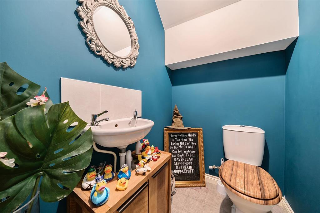 Cloakroom h.jpg