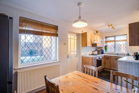 3 bedroom house for sale, Hillcrest Avenue, Ossett WF5