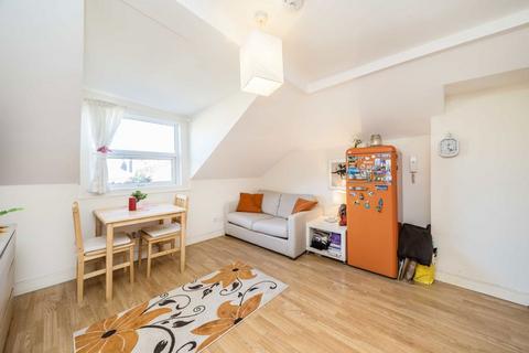 1 bedroom flat for sale, Fordwych Road, London NW2