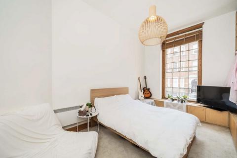 Studio to rent, Hunter Street, London WC1N