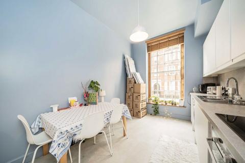 Studio to rent, Hunter Street, London WC1N