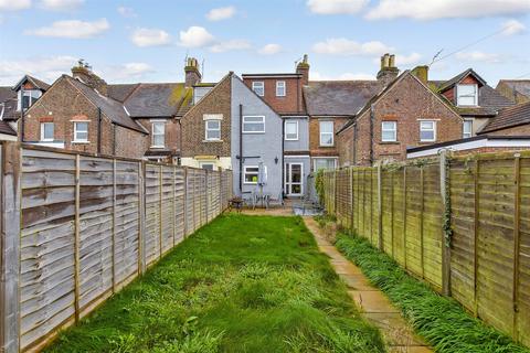 3 bedroom terraced house for sale, Queen Street, Littlehampton, West Sussex