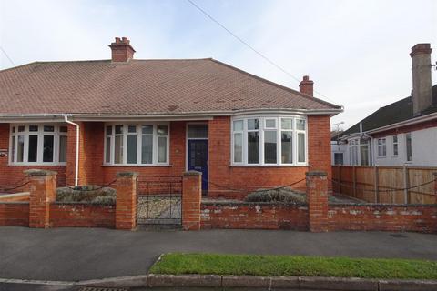 3 bedroom bungalow to rent, Elms Close