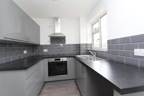 2 bedroom terraced house to rent, 19 The Brambles, Keynsham, Bristol