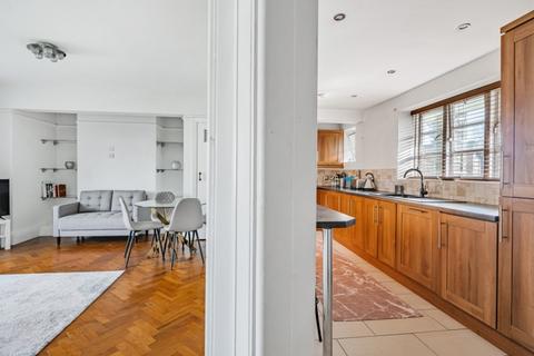 3 bedroom apartment to rent, The Broadway London N8