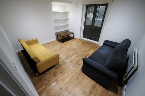 2 bedroom flat to rent, Acre Lane, London SW2