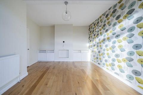 3 bedroom flat for sale, Mattock Lane, West Ealing