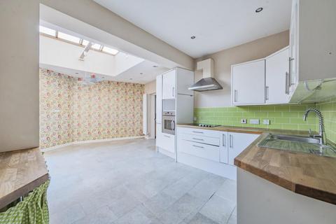 3 bedroom flat for sale, Mattock Lane, West Ealing