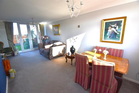 3 bedroom terraced house for sale, Althorne Way, Canewdon, Rochford