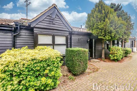 1 bedroom bungalow for sale, Coxtie Green Road, Pilgrims Hatch, CM14