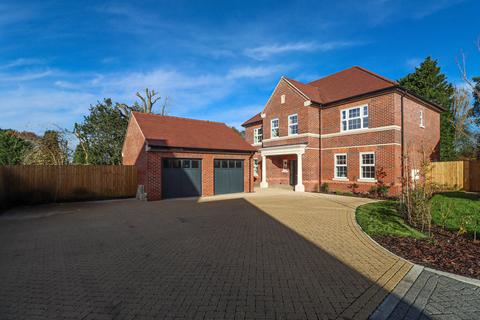 5 bedroom detached house for sale, Sadlers Court, Back Lane, Preston, Hitchin, SG4