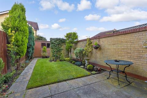 1 Pye Close, Caterham, CR3 5FQ