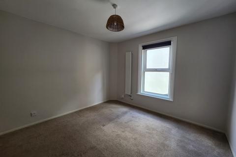 Studio to rent, Shakespeare Road Worthing BN11