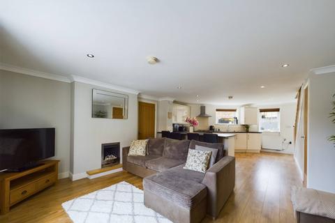 2 bedroom terraced house to rent, Alderson Mews, Main Street, North Frodingham, YO25 8JX