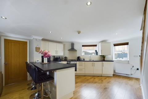 2 bedroom terraced house to rent, Alderson Mews, Main Street, North Frodingham, YO25 8JX