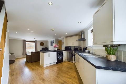 2 bedroom terraced house to rent, Alderson Mews, Main Street, North Frodingham, YO25 8JX