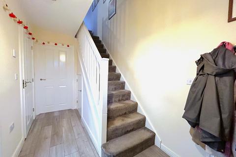 2 bedroom semi-detached house to rent, Marston Close, Banbury OX16