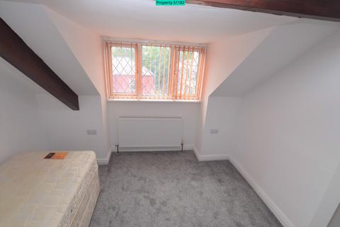 3 bedroom flat to rent, Town Street, Armley, Leeds, LS12