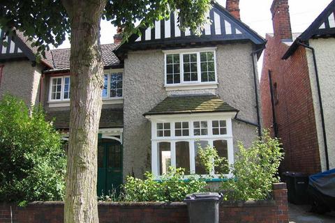 3 bedroom semi-detached house to rent, Nithsdale Avenue, Market Harborough