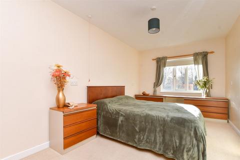 1 bedroom ground floor flat for sale, Belmont Road, Leatherhead, Surrey