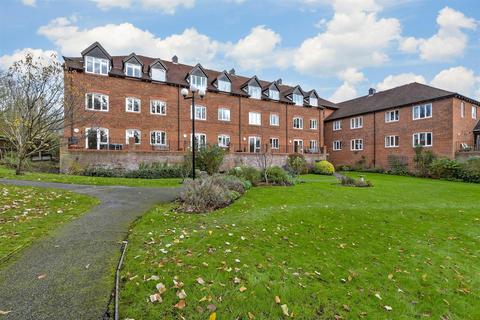 1 bedroom ground floor flat for sale, Belmont Road, Leatherhead, Surrey