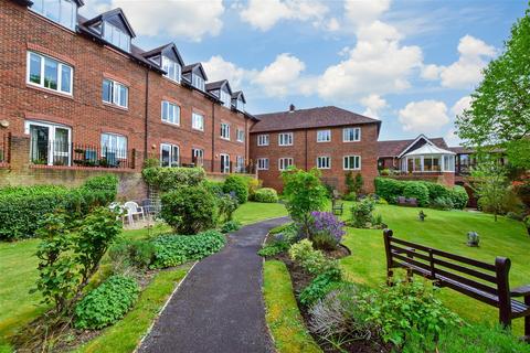 1 bedroom ground floor flat for sale, Belmont Road, Leatherhead, Surrey